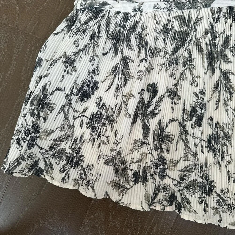 Mini White And Blue Floral - Picture 2 of 4